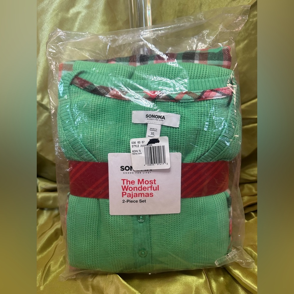 Sonoma  Green & Red Pajama Set